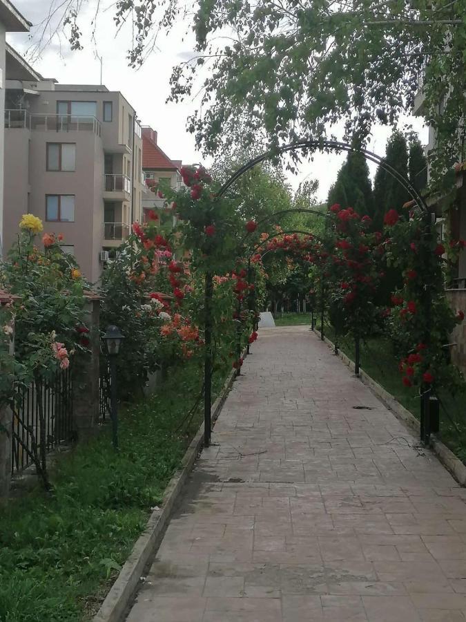 Private Apartments In Apolon 拉夫达 外观 照片