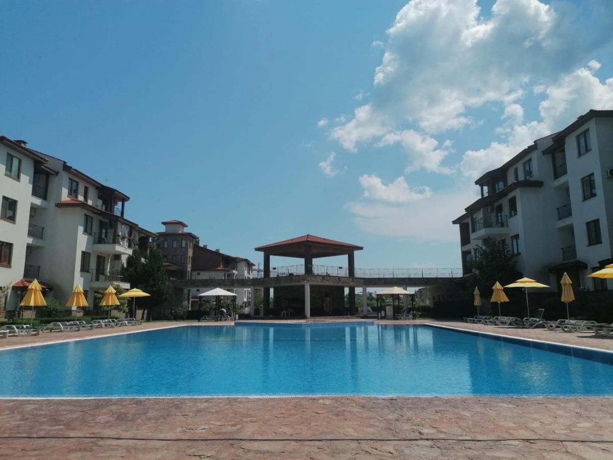 Private Apartments In Apolon 拉夫达 外观 照片
