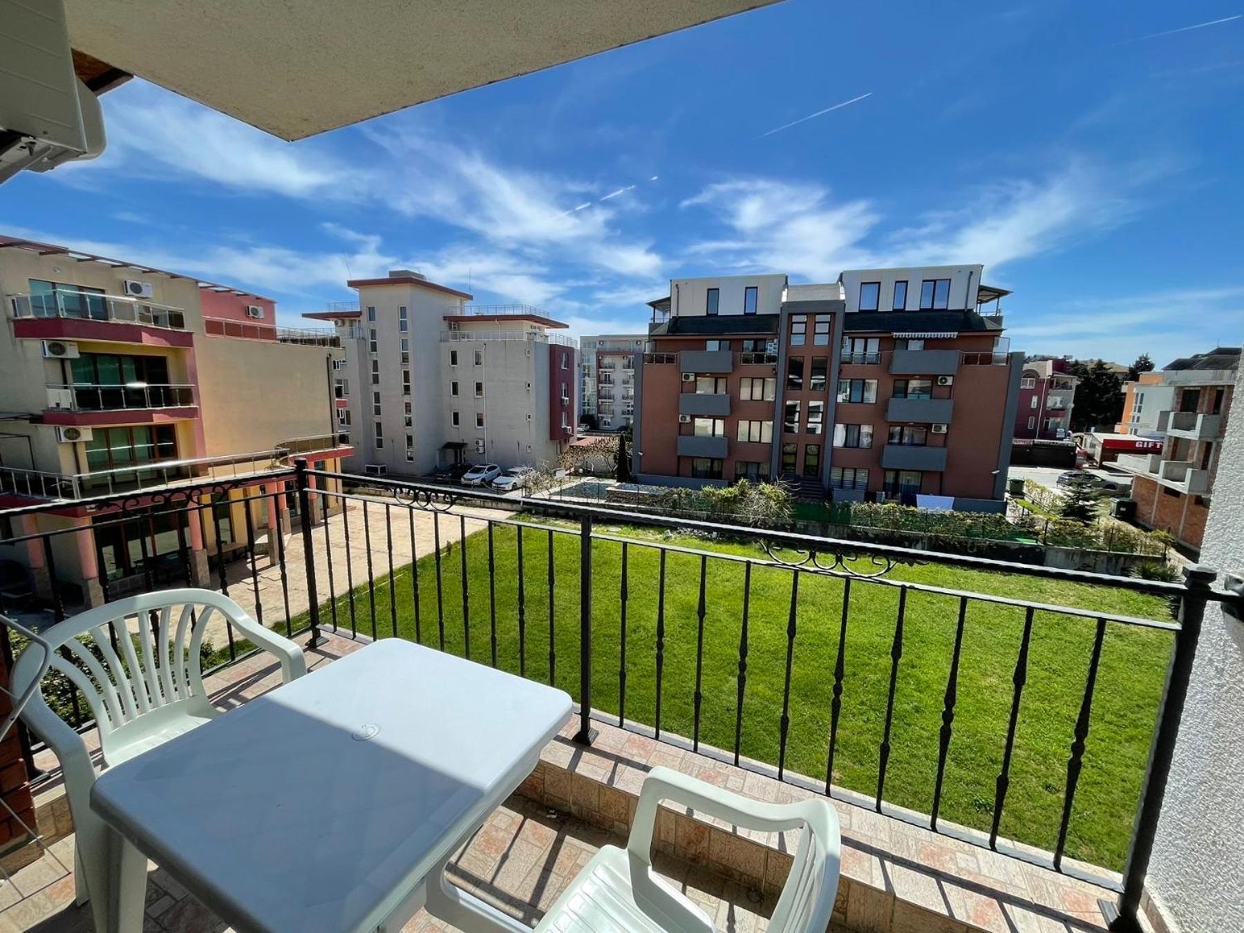Private Apartments In Apolon 拉夫达 外观 照片